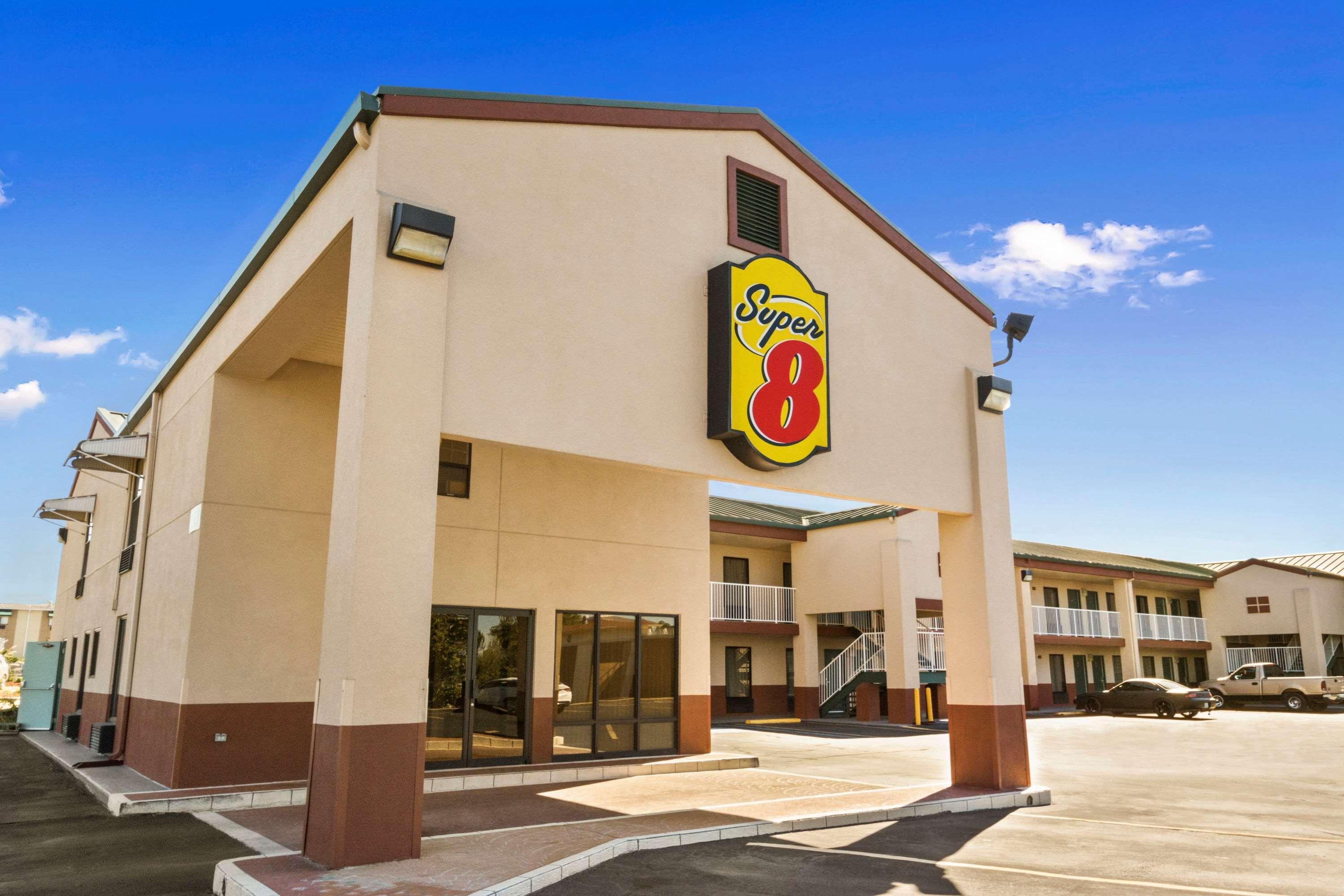 Super 8 By Wyndham Hattiesburg North Bagian luar foto