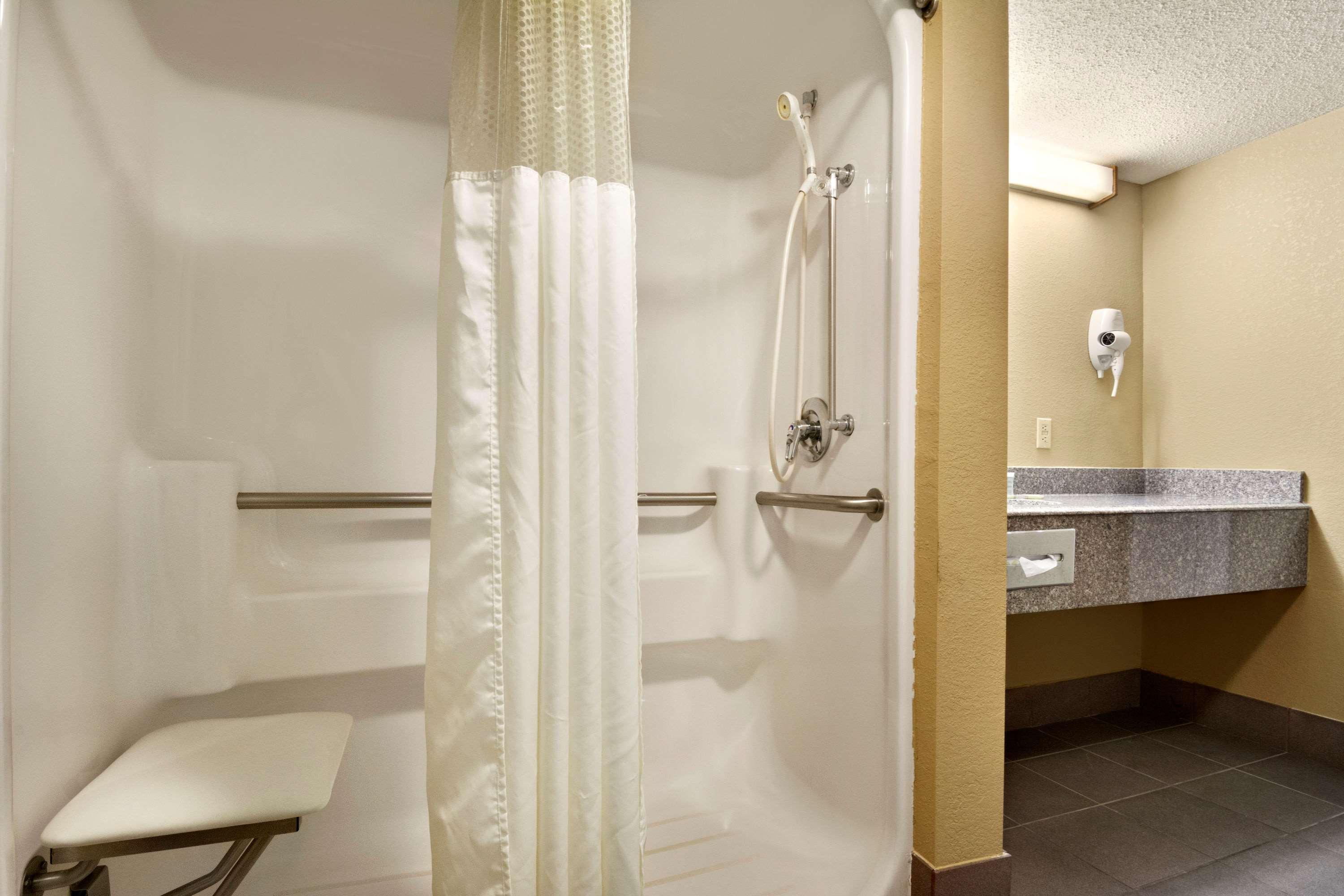 Super 8 By Wyndham Hattiesburg North Bagian luar foto