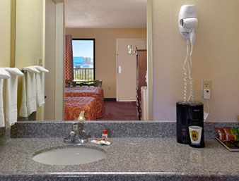 Super 8 By Wyndham Hattiesburg North Bagian luar foto