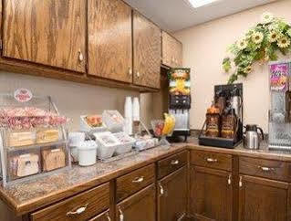 Super 8 By Wyndham Hattiesburg North Bagian luar foto